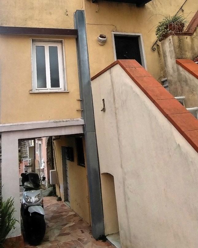 appartamento in vendita a Carrara in zona Fossola