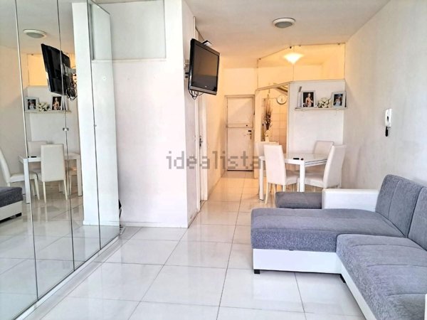 appartamento in vendita a Carrara in zona Marina di Carrara