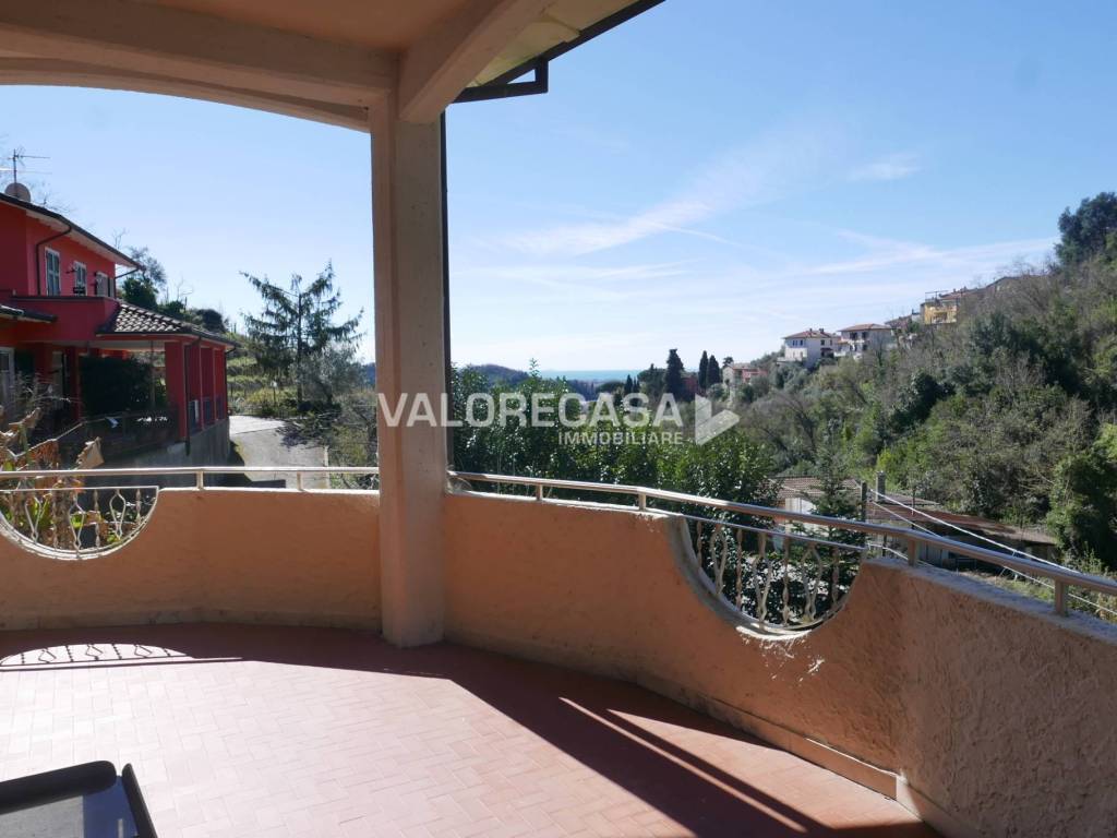 casa indipendente in vendita a Carrara in zona Fossola