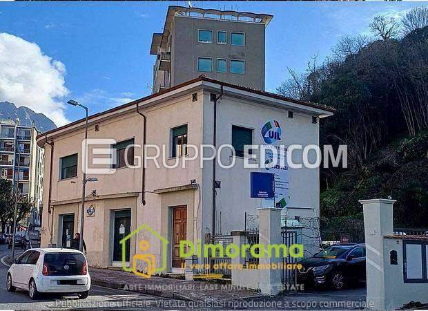 ufficio in vendita a Carrara in zona Centro Città