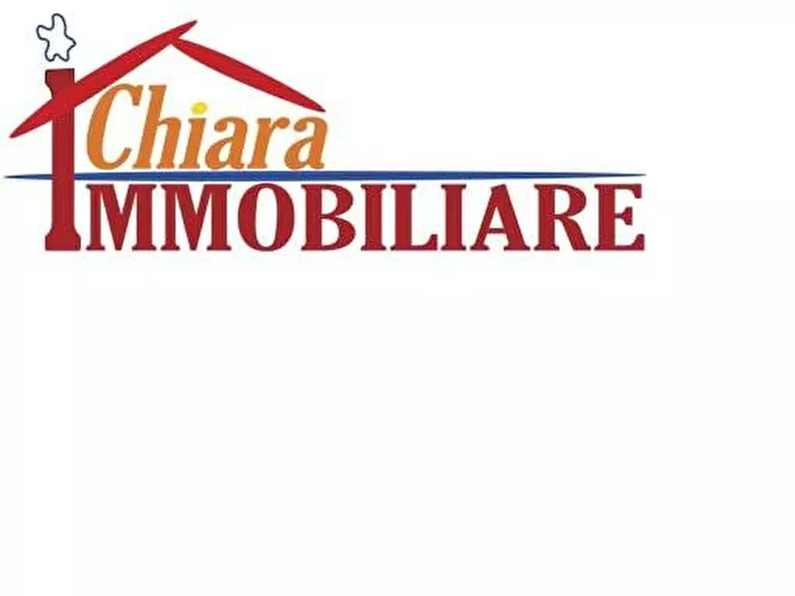 locale commerciale in vendita a Carrara in zona Marina di Carrara