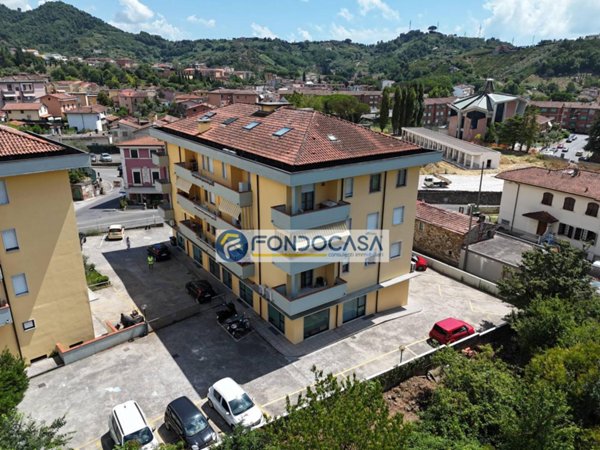 appartamento in vendita a Carrara in zona Nazzano
