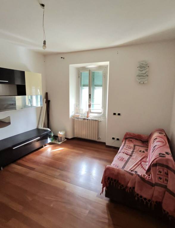 appartamento in vendita a Carrara in zona Avenza