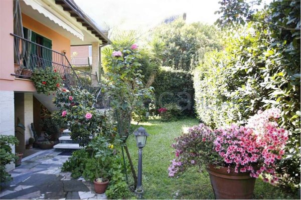 casa indipendente in vendita a Carrara in zona Marina di Carrara