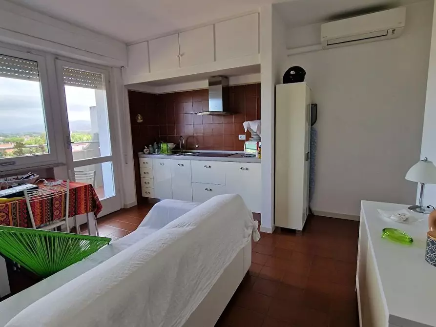 appartamento in vendita a Carrara in zona Marina di Carrara