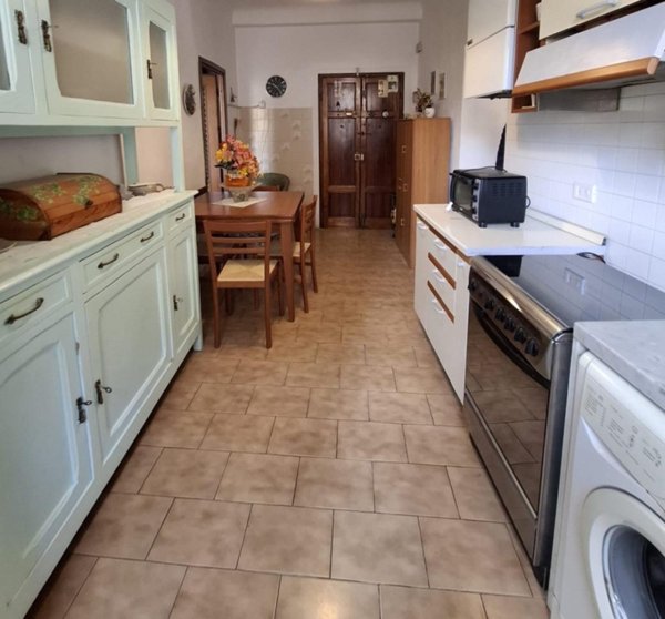 appartamento in vendita a Carrara in zona Centro Città