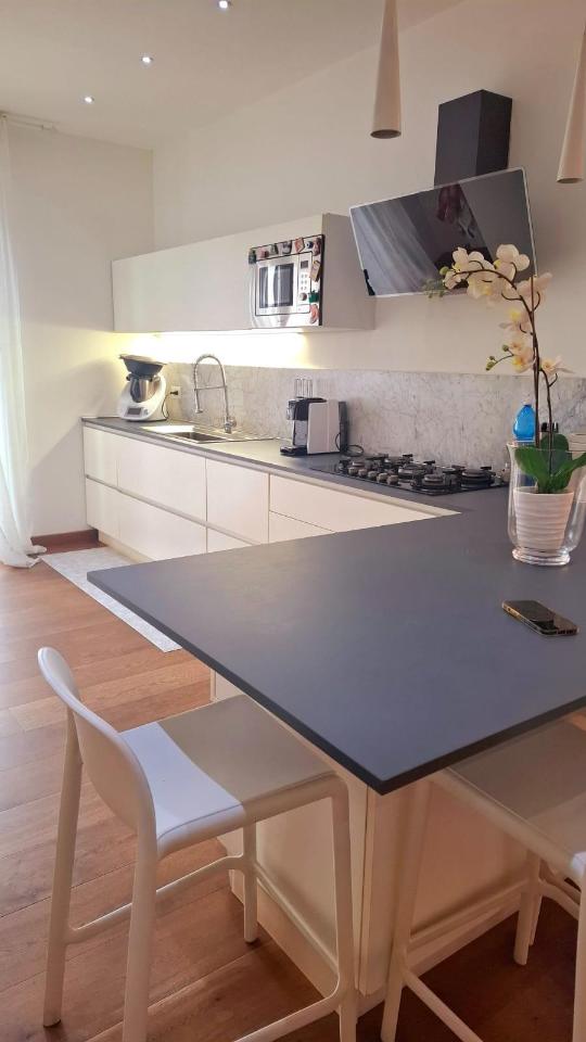 appartamento in vendita a Carrara in zona Marina di Carrara