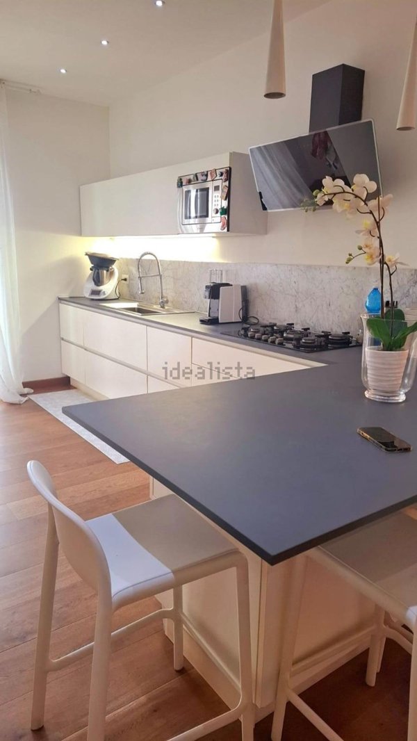 appartamento in vendita a Carrara in zona Marina di Carrara