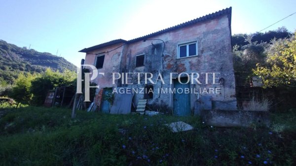 casale in vendita a Carrara in zona Fossone