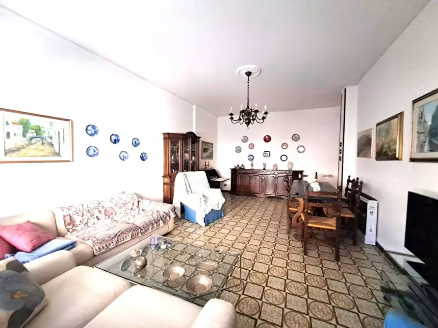 appartamento in vendita a Carrara in zona Centro Città