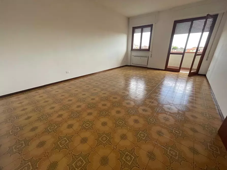 appartamento in vendita a Carrara in zona Marina di Carrara