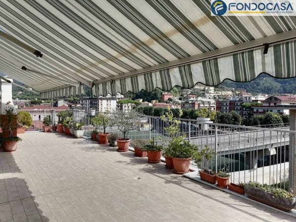 appartamento in vendita a Carrara in zona Avenza