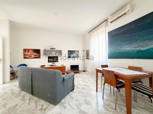 appartamento in vendita a Carrara in zona Marina di Carrara