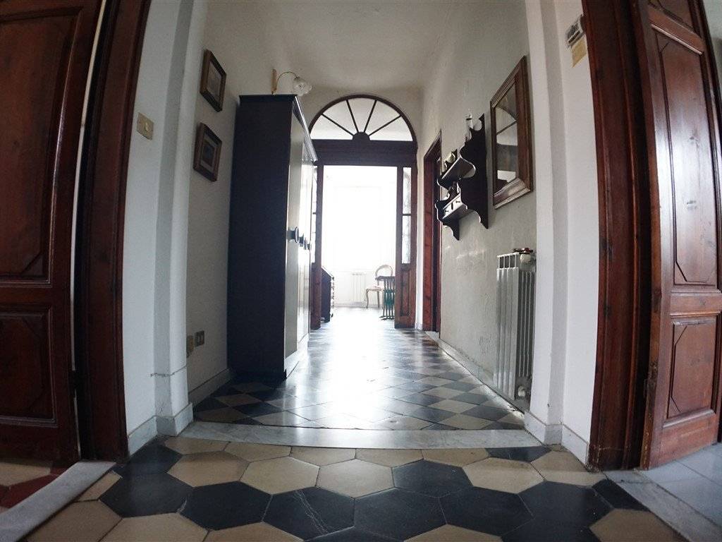 appartamento in vendita a Carrara in zona Centro Città