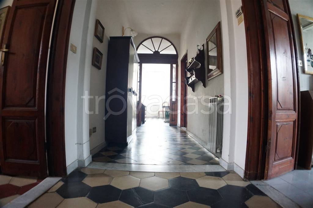 appartamento in vendita a Carrara in zona Centro Città
