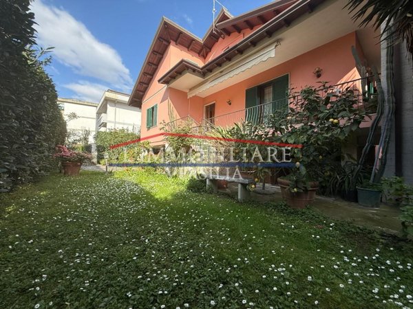 casa indipendente in vendita a Carrara in zona Marina di Carrara