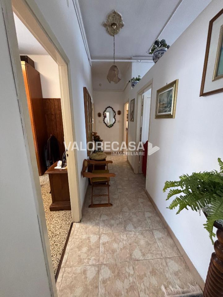appartamento in vendita a Carrara in zona Bonascola