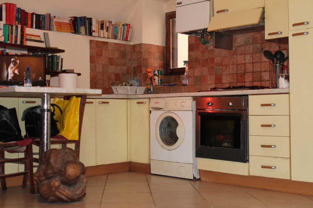 appartamento in vendita a Carrara in zona Torano