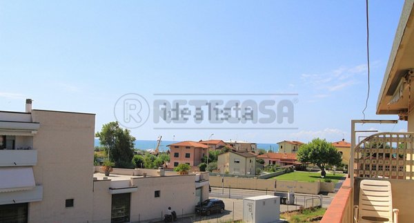 appartamento in vendita a Carrara in zona Marina di Carrara