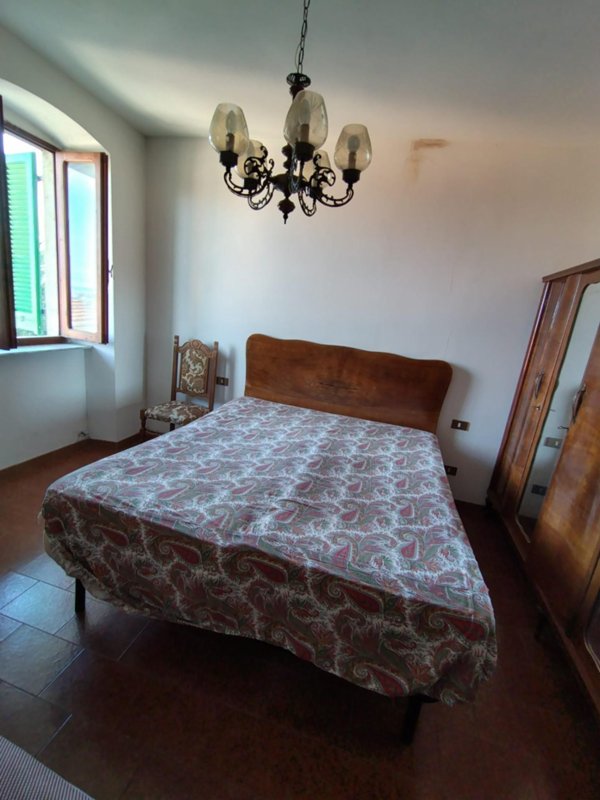casa indipendente in vendita a Carrara in zona Fossone