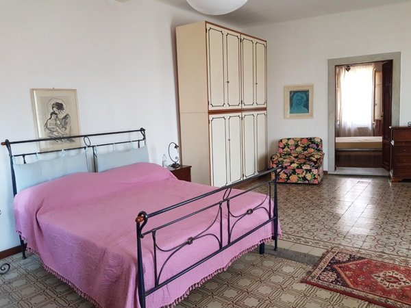 casa indipendente in vendita a Carrara in zona Fossola