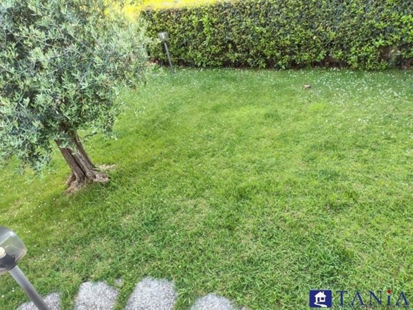 casa indipendente in vendita a Carrara in zona Avenza