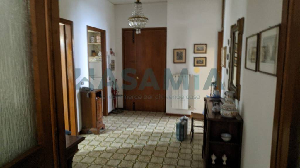 appartamento in vendita a Carrara in zona Centro Città