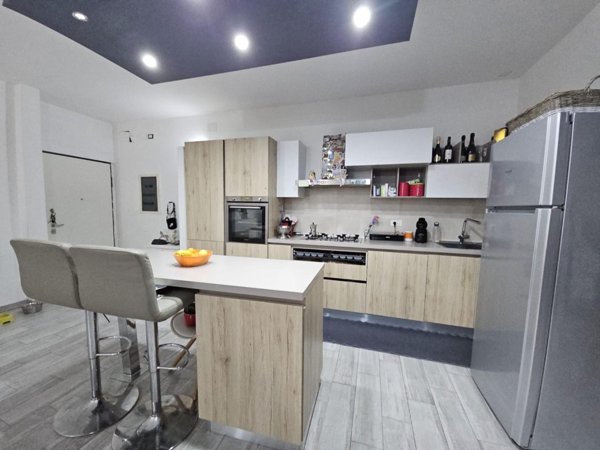 appartamento in vendita a Carrara in zona Stadio