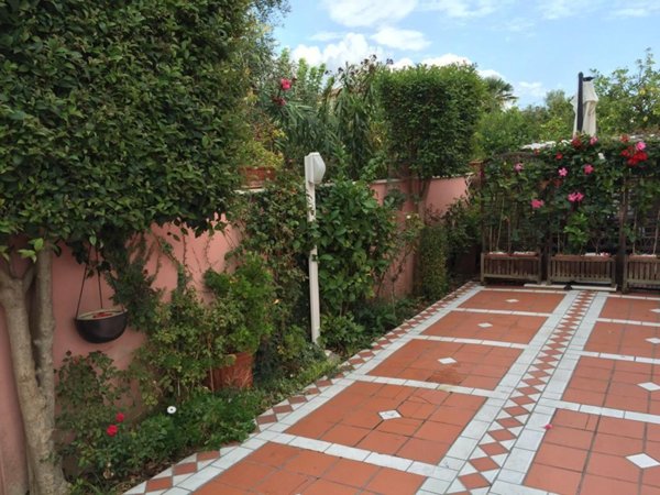 casa indipendente in vendita a Carrara in zona Avenza