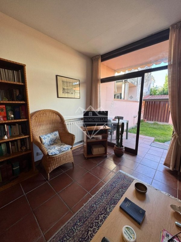 casa indipendente in vendita a Carrara in zona Marina di Carrara