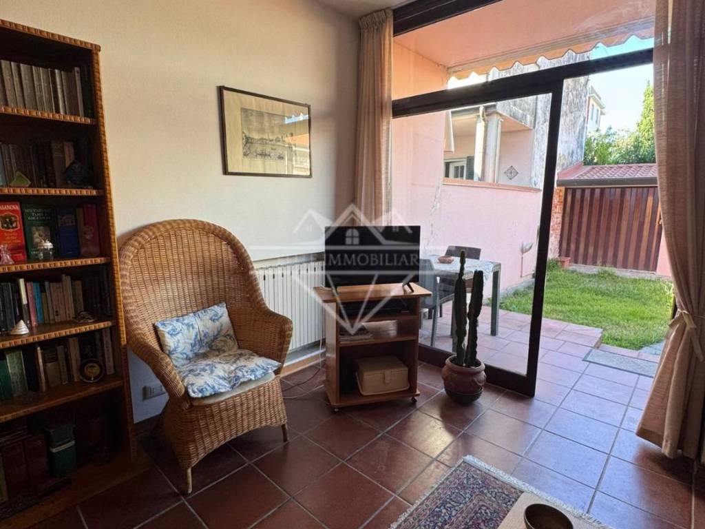 casa indipendente in vendita a Carrara in zona Marina di Carrara