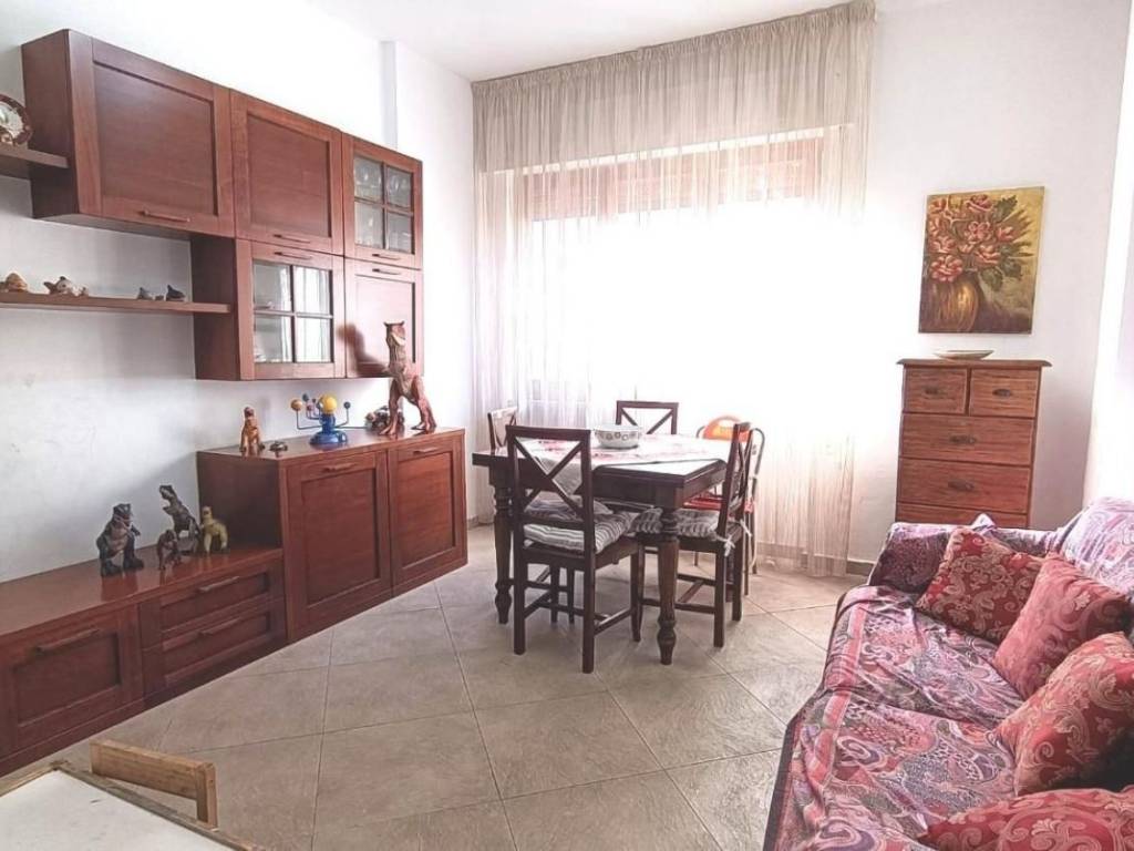 appartamento in vendita a Carrara in zona Marina di Carrara