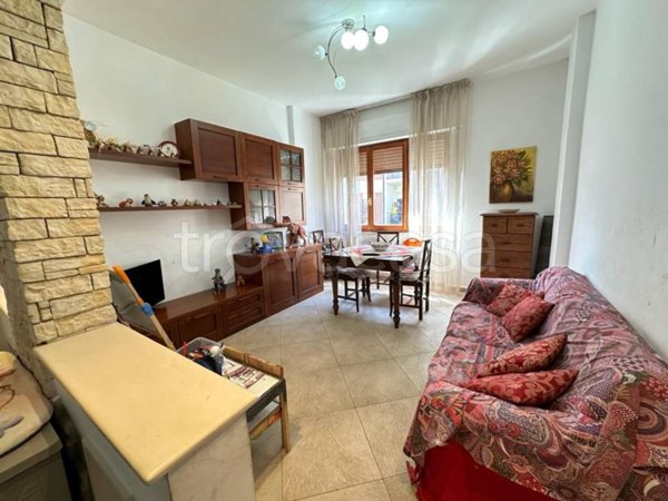 appartamento in vendita a Carrara in zona Marina di Carrara