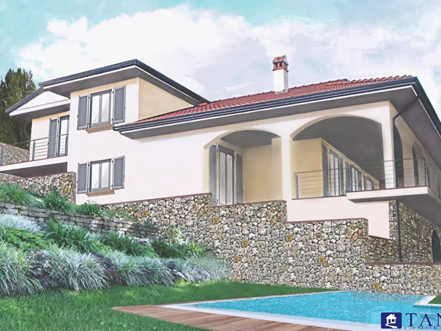 casa indipendente in vendita a Carrara in zona Fontia