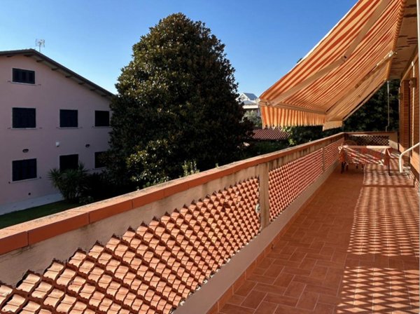 appartamento in vendita a Carrara in zona Marina di Carrara