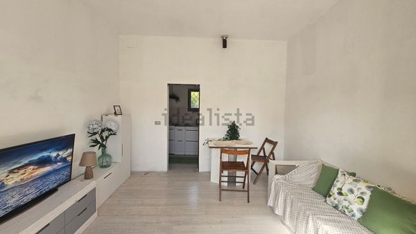 casa semindipendente in vendita a Carrara in zona Avenza