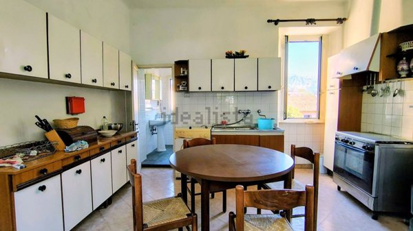 appartamento in vendita a Carrara in zona Marina di Carrara