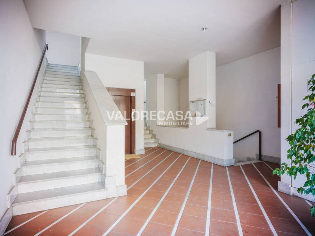 appartamento in vendita a Carrara in zona Avenza