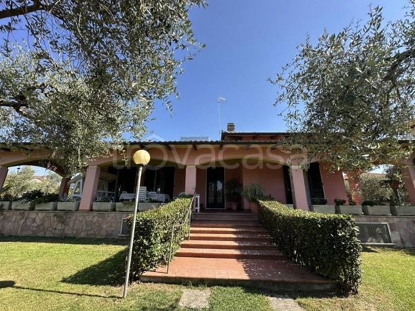 casa indipendente in vendita a Carrara in zona Marina di Carrara