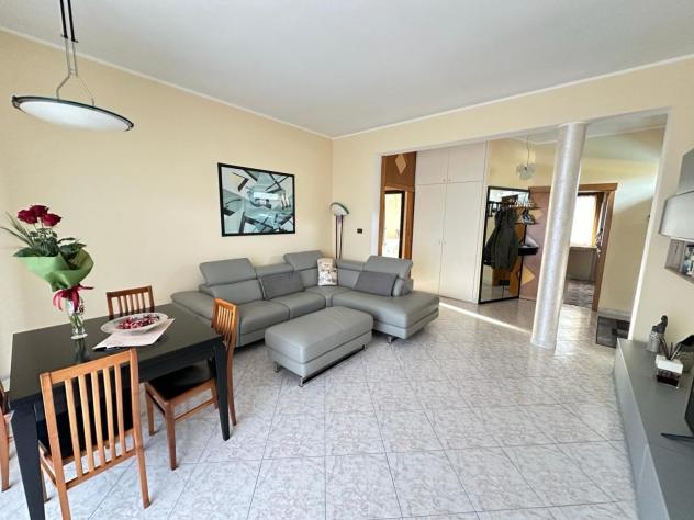 casa indipendente in vendita a Carrara in zona Avenza