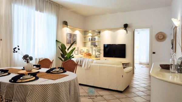 appartamento in vendita a Carrara in zona Marina di Carrara