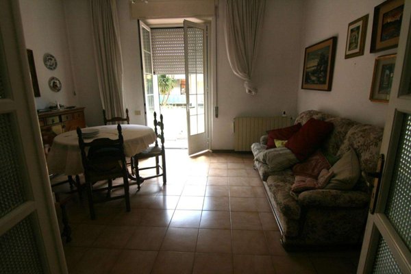 appartamento in vendita a Carrara in zona Avenza