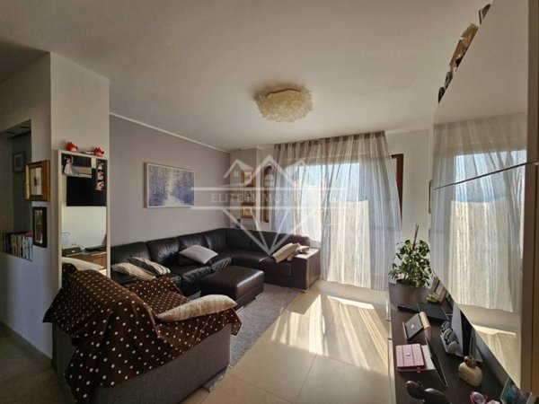 appartamento in vendita a Carrara in zona Avenza