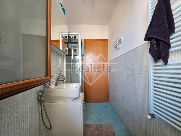 appartamento in vendita a Carrara in zona Marina di Carrara