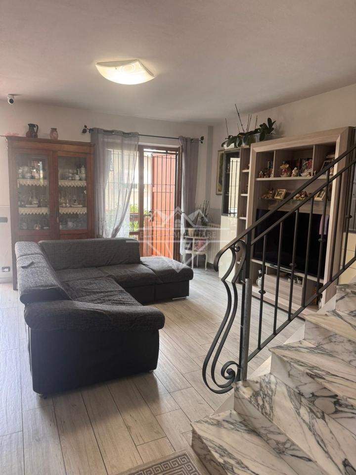 casa indipendente in vendita a Carrara in zona Avenza