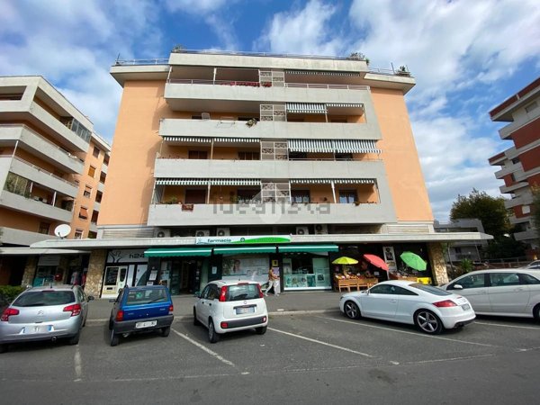 appartamento in vendita a Carrara in zona Marina di Carrara