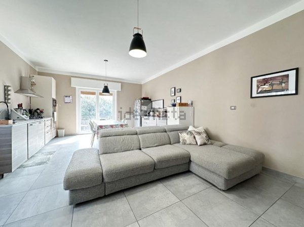 appartamento in vendita a Carrara in zona Marina di Carrara