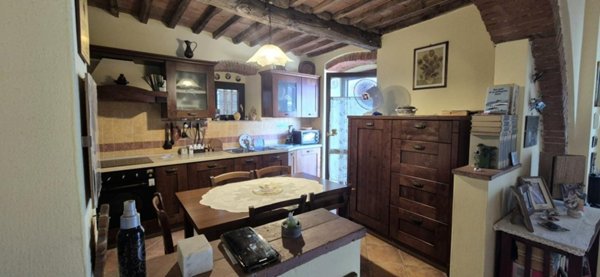 appartamento in vendita a Carrara in zona Centro Città