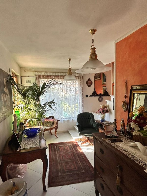 casa indipendente in vendita a Carrara in zona Monteverde