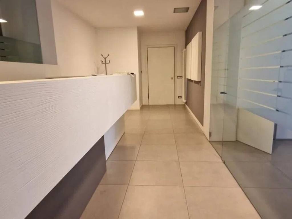 appartamento in vendita a Carrara in zona Marina di Carrara